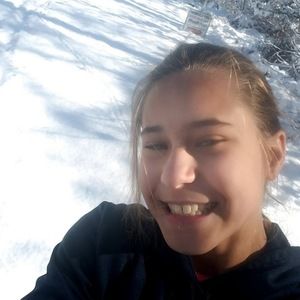 Meet your Posher, Caitlin